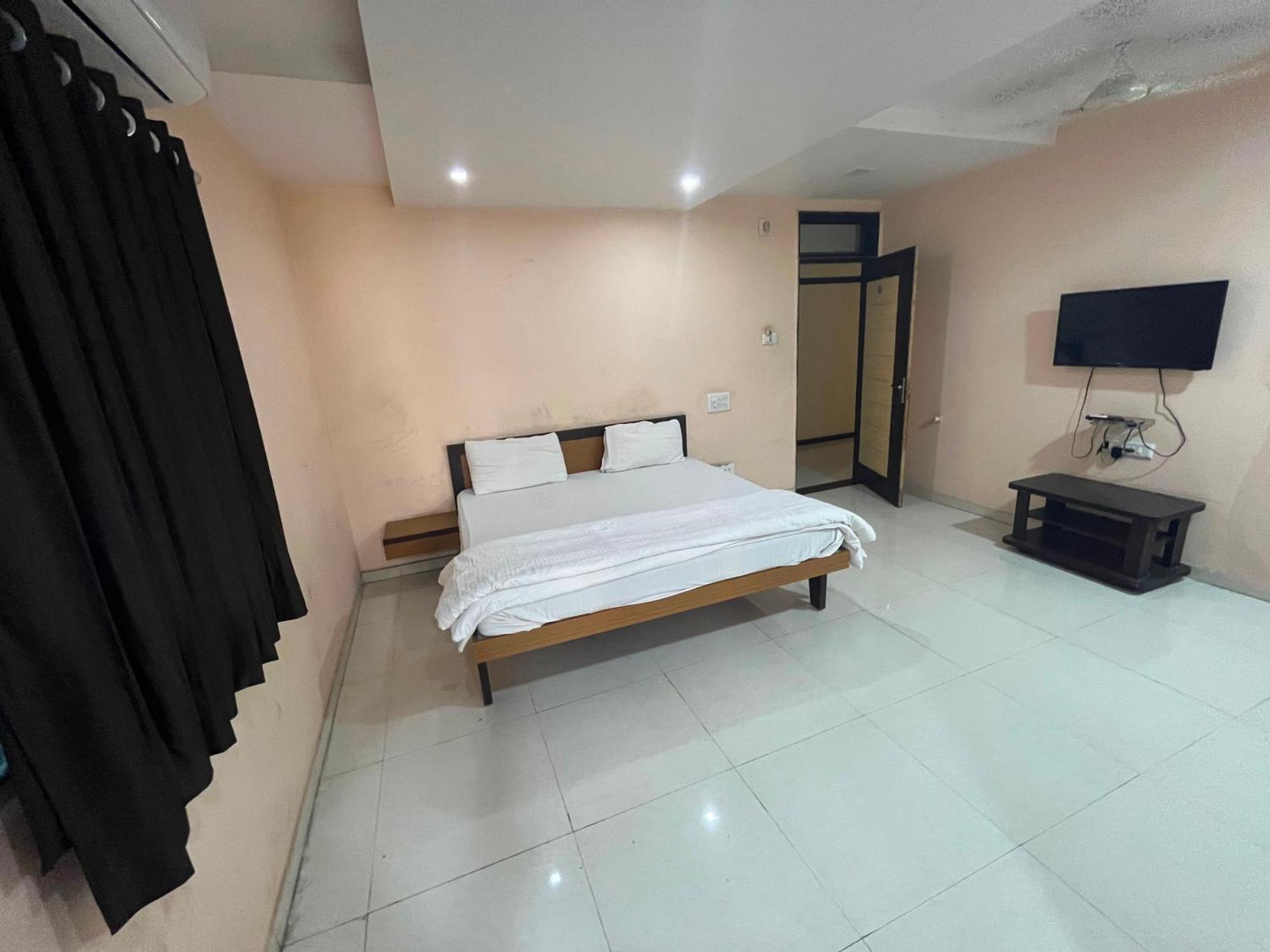 Ānand Oyo Hotel Rio Inn المظهر الخارجي الصورة