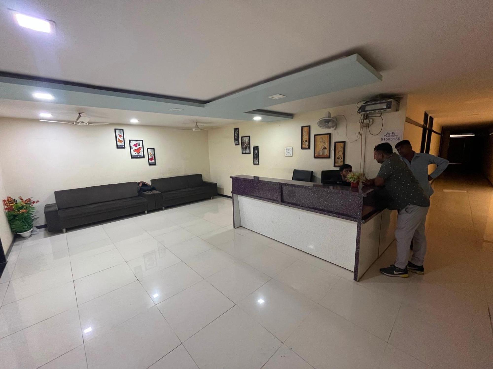 Ānand Oyo Hotel Rio Inn المظهر الخارجي الصورة